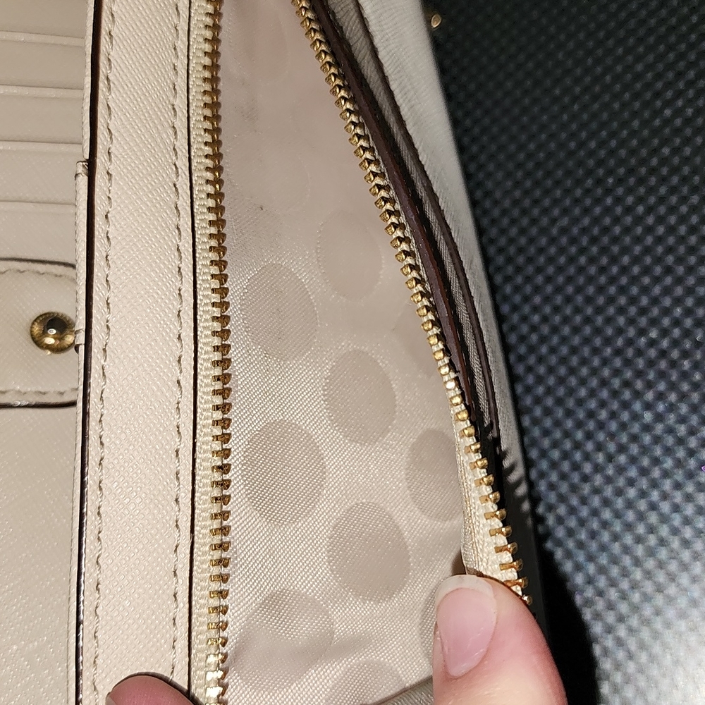 Kate Spade ♠️ Wallet - Picture 5 of 6